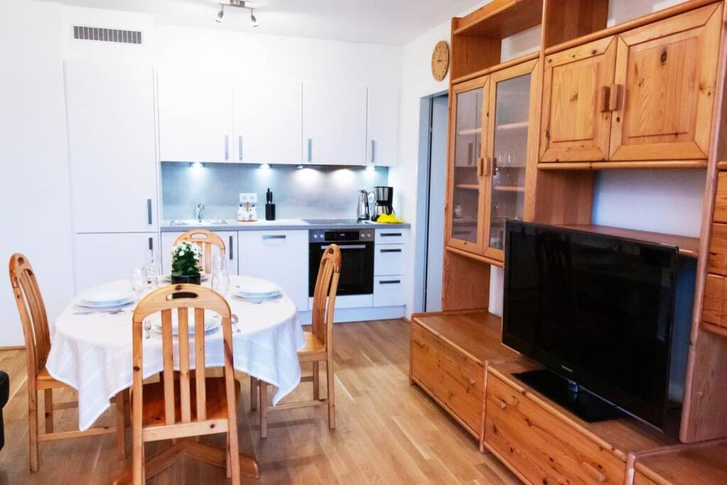 New, Quiet Flat Next To U1, Vic, Shopping Mall,... Vienna Luaran gambar
