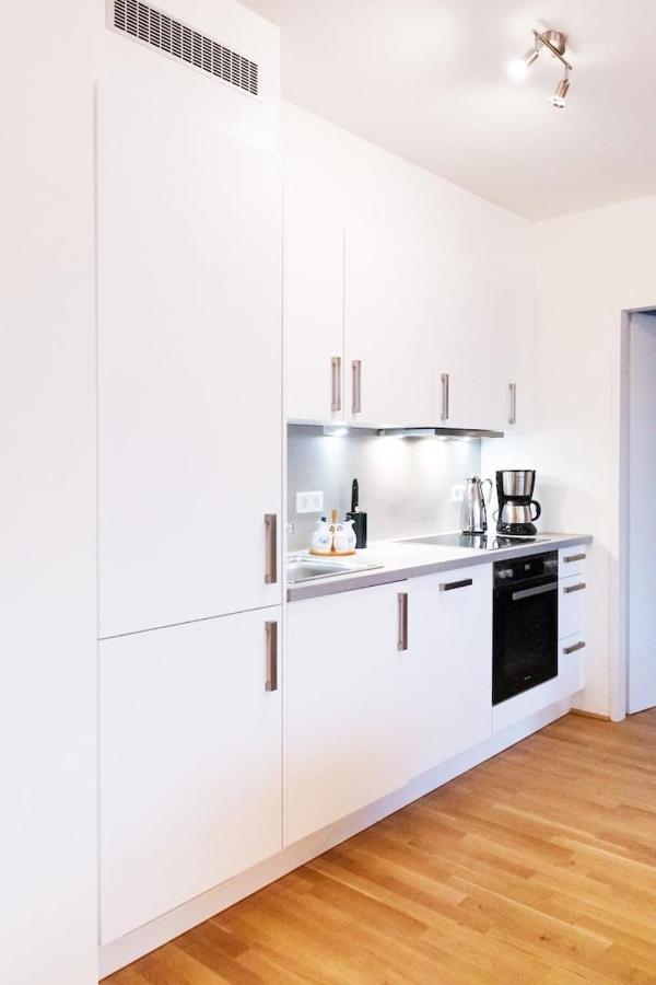New, Quiet Flat Next To U1, Vic, Shopping Mall,... Vienna Luaran gambar