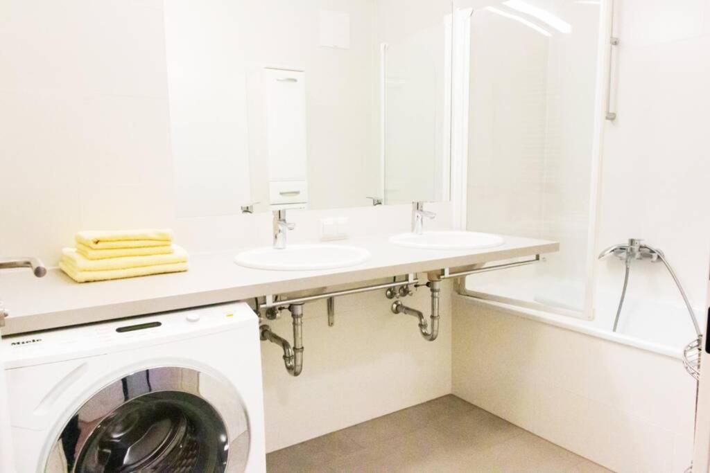 New, Quiet Flat Next To U1, Vic, Shopping Mall,... Vienna Luaran gambar